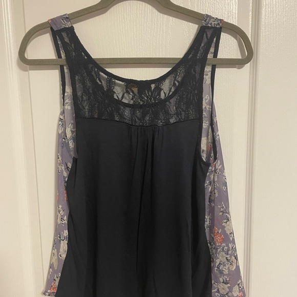 Temperance business casual tank top from Bootlegger - Picture 3 of 3